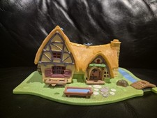 Disney Polly Pocket Snow White and the Seven Dwarfs Cottage playset 1995