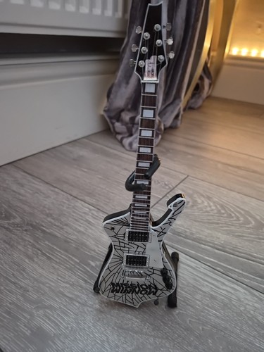 Axe heaven miniature guitar - heaven,