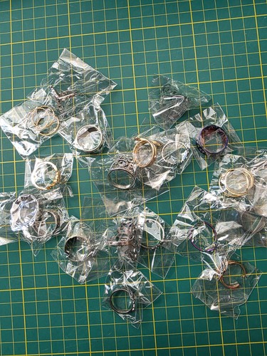 Costume jewellery rings - 20,