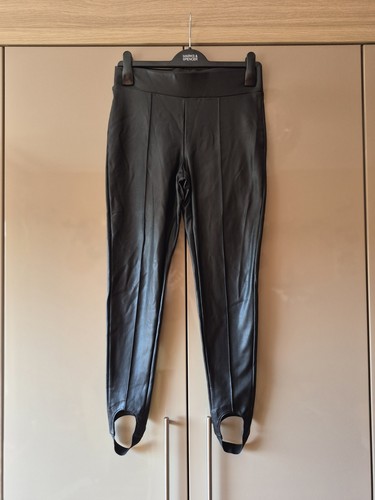 Black faux leather stirrup - black,