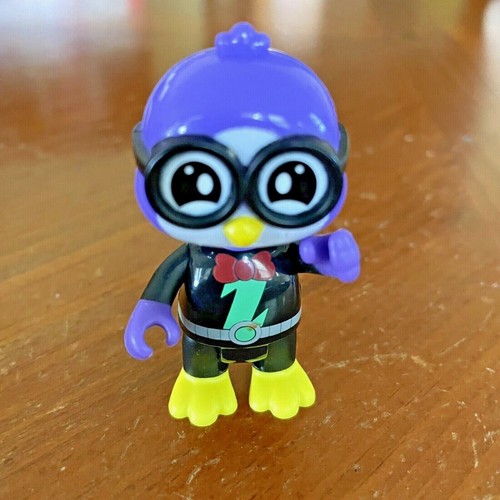 Spy peck action - peck, figure