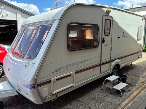 Lovely clean dry - , berth