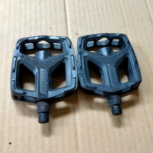 Specialized flat pedal used - specialized,
