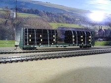 2 x Wagons. USA HO Sc