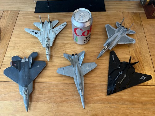 Die cast metal fighter - ,