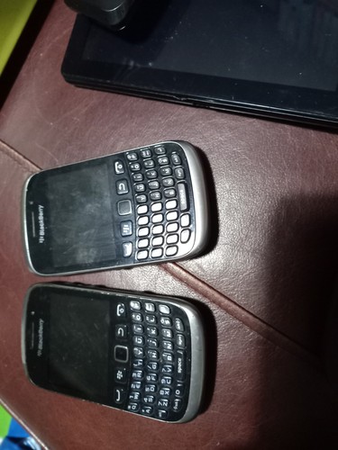 Blackberry phones spares or - blackberry,