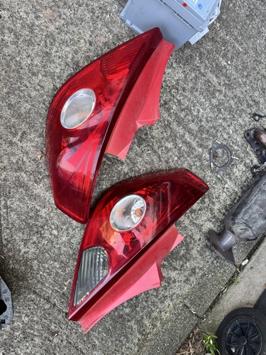 Vauxhall corsa door pair - d,