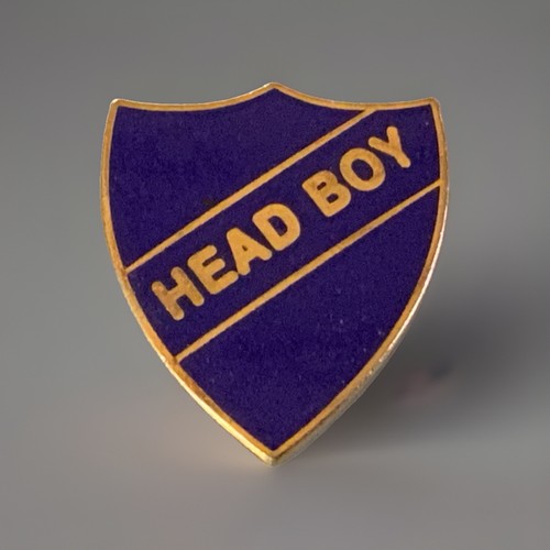 Gold trim lettering - &,