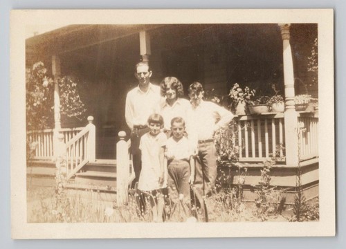 1930s man woman girl boys - woman,