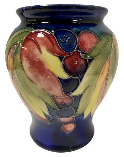 Moorcroft leaf and berries - leaf,