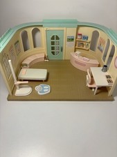 Sylvanian Families Country Doctor (5096)