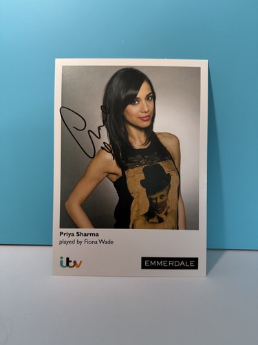 Fiona wade hand - **hand, signed**