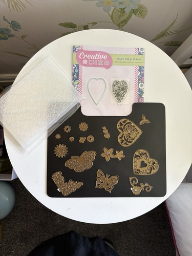 Metal die bundle with heart - die,