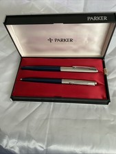 Vintage Parker Navy blue Fountain Pen + ballpoint pen set.