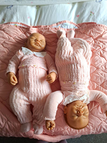 Life like dolls - like,