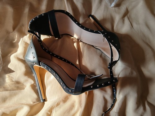 Black studded strappy shoes - black,