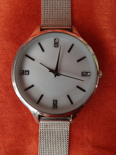 Daisy fuentes watch - watch, round