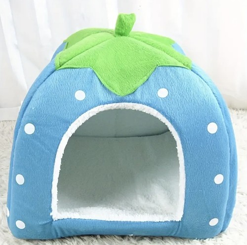 Strawberry blue cozy hideaway - strawberry,