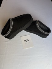 Black Uggs Size 8.5 Unisex