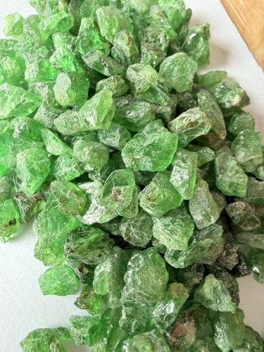 171 natural tsavorite green - ct,