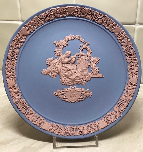 Wedgwood pink blue - pink, on