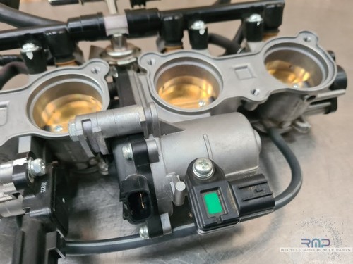 Yamaha yzf 2018 2019 - yamaha, r1