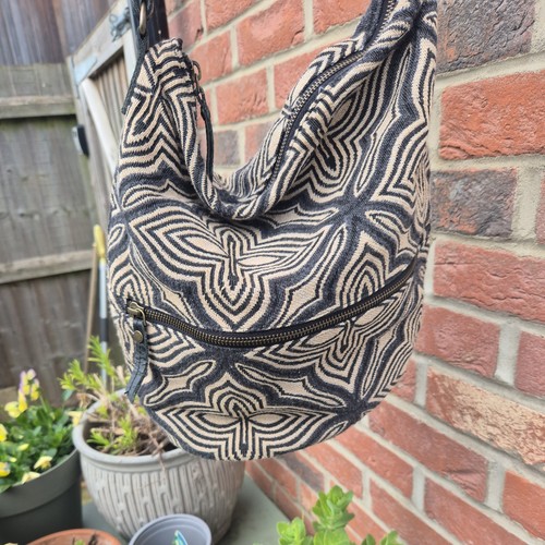 Fat face crossbody geo print - fat,