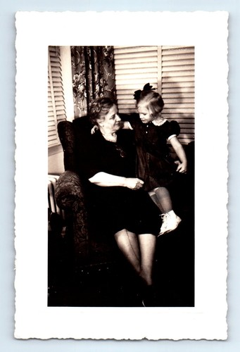 Old vintage photo woman girl - old,