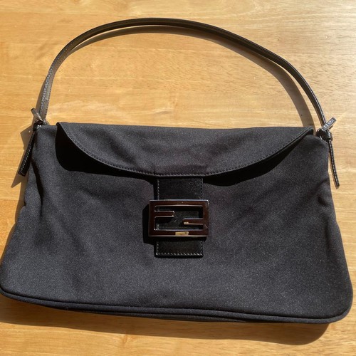 Fendi mamma bucket shoulder - fendi,