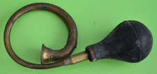 SMALL VINTAGE COPPER CAR HORN WITH RUBBER BULB
