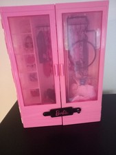 BARBIE ULTIMATE CLOSET/WADROBE.