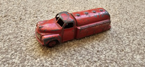 Dinky 30p petrol tanker red - tanker, red.