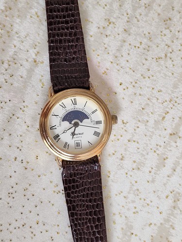 Vintage equinox quartz watch - equinox,