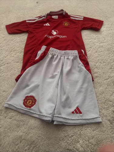 Manchester united football kit - football,
