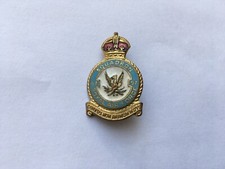 SCARCE WW2 R.A.F. No57 SQUADRON (RECONNAISANCE) MILLERS MADE ENAMEL PIN BADGE