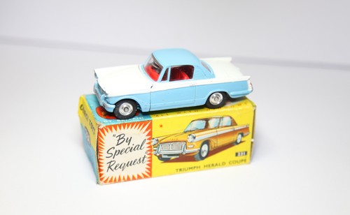 Corgi 231 triumph herald - 231,