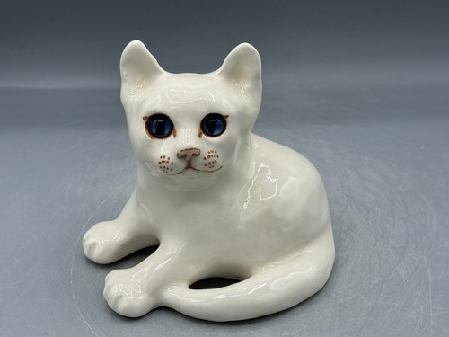 New winstanley white cat size - winstanley,