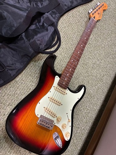 Vintage stratocaster type - vintage,