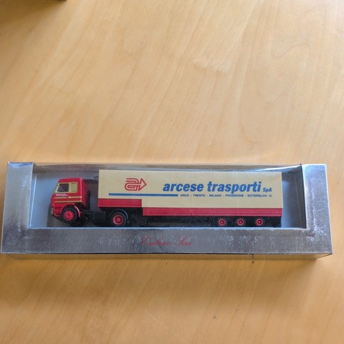 Herpa scale model truck - 1:87,