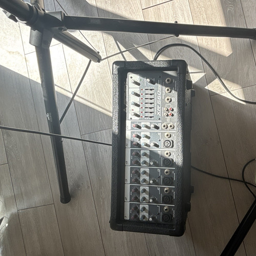 Peavey 560 powered mixer - powered,