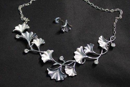 Piece set statement design - set,