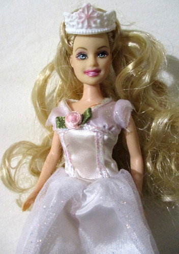 Barbie mini kingdom doll - barbie,