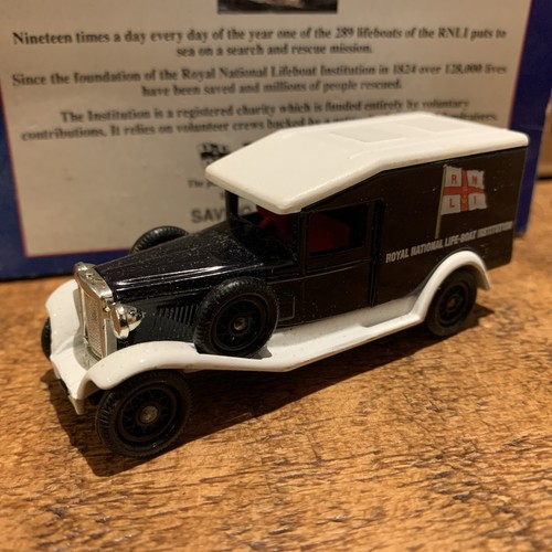 Lledo rnli lifeboat packard - lledo,