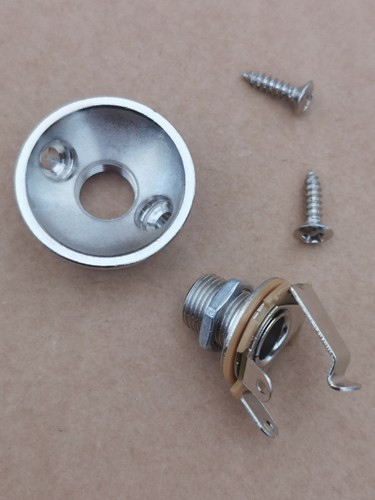 Electrosocket with output jack - with,