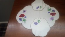 Vtg Hand Embroidered Dressing Table/cheval /doilies set, flowers anemones, vgc