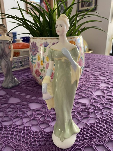 Royal doulton figurine - royal,