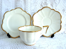 SALISBURY CHINA   WHITE + STAGGERED GILT   DAISY SHAPED   TRIO   CIRCA 1937-1941