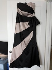Ladies Coast Satin Maxi Dress in Black/Champagne Chevron Design Size 18