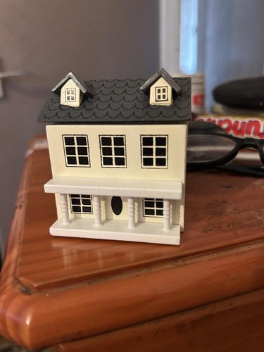 Dolls house - 1/12,