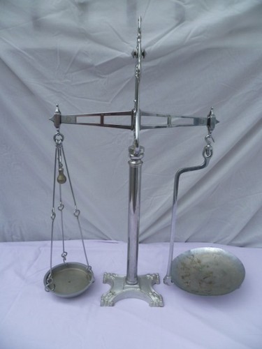 Large vintage balance - large,